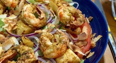 Salada de camarão com abacaxi
