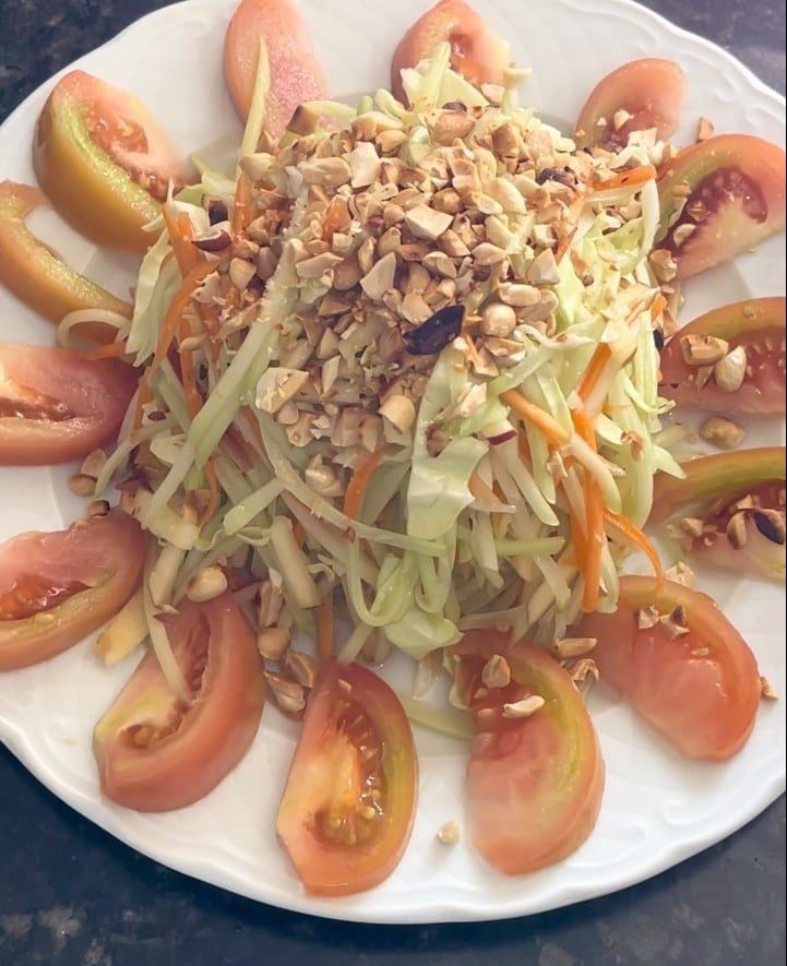 Salada de chuchu vietnamita