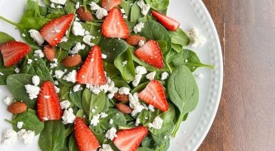 Salada de espinafre com morangos
