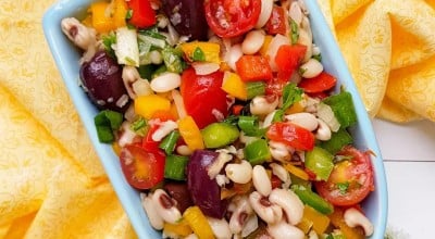 Salada de feijão-fradinho simples