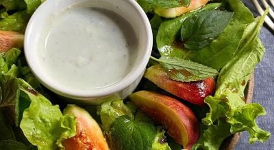 Salada de figos com molho de gorgonzola