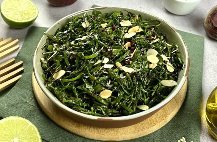 Salada de folha de beterraba