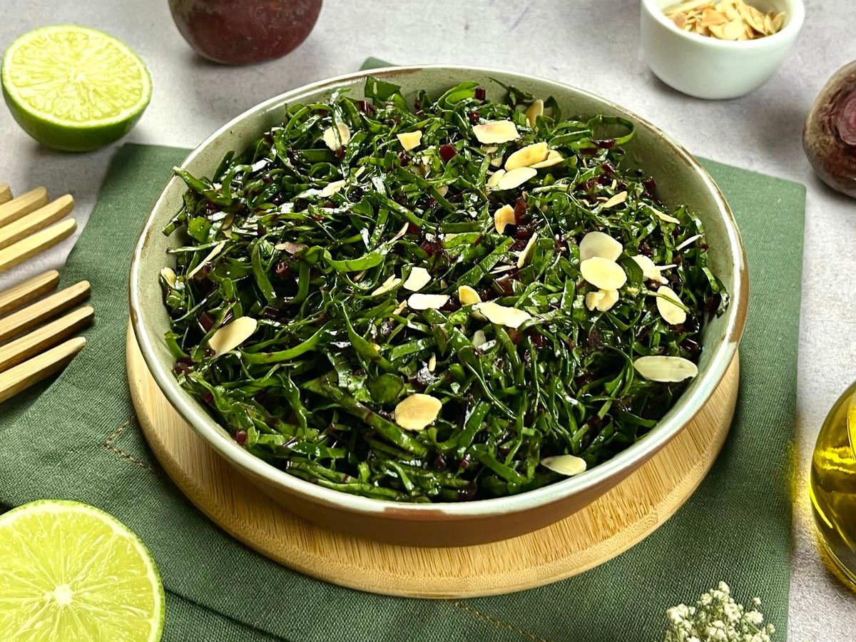 Salada de folha de beterraba