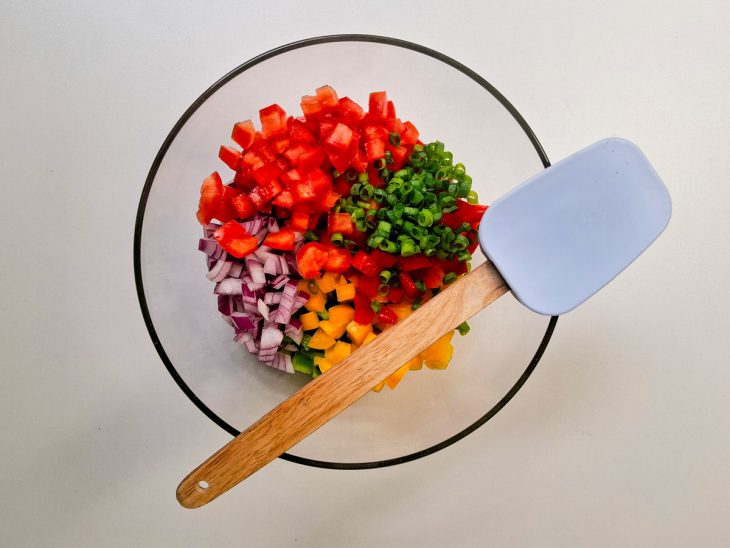 Vegetais e legumes na tigela.