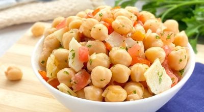 Salada de grão-de-bico simples