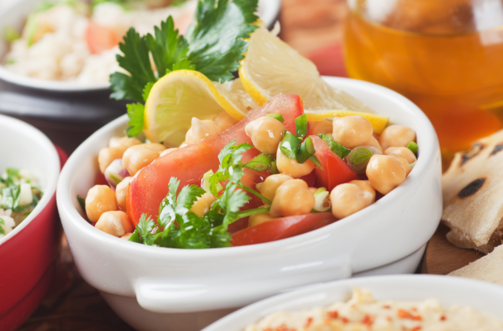 Salada de grão-de-bico simples