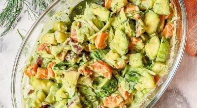Salada de legumes com maionese de coentro
