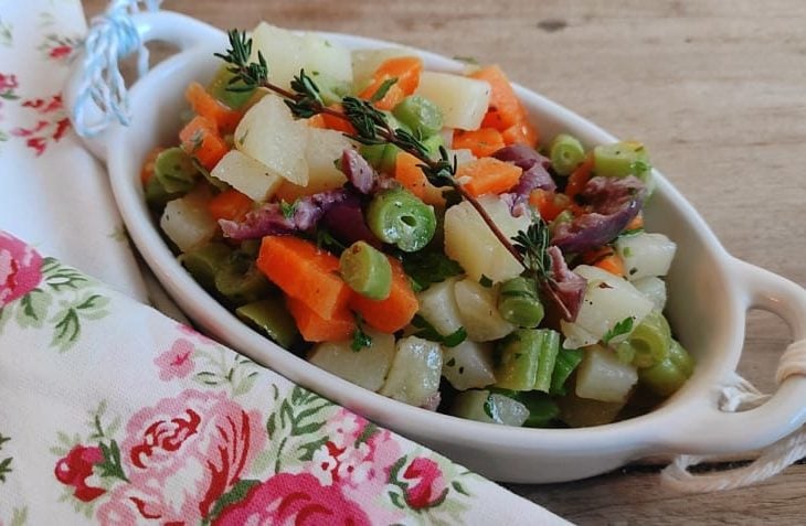 Salada de legumes cozidos fácil