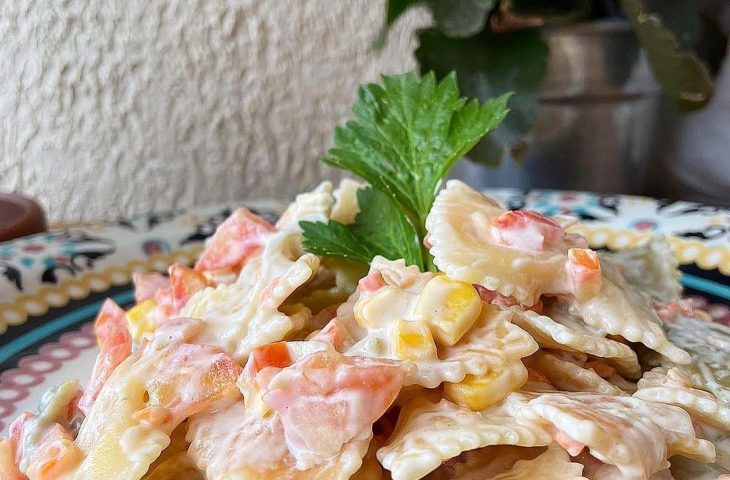 Salada de macarrão com creme de ricota