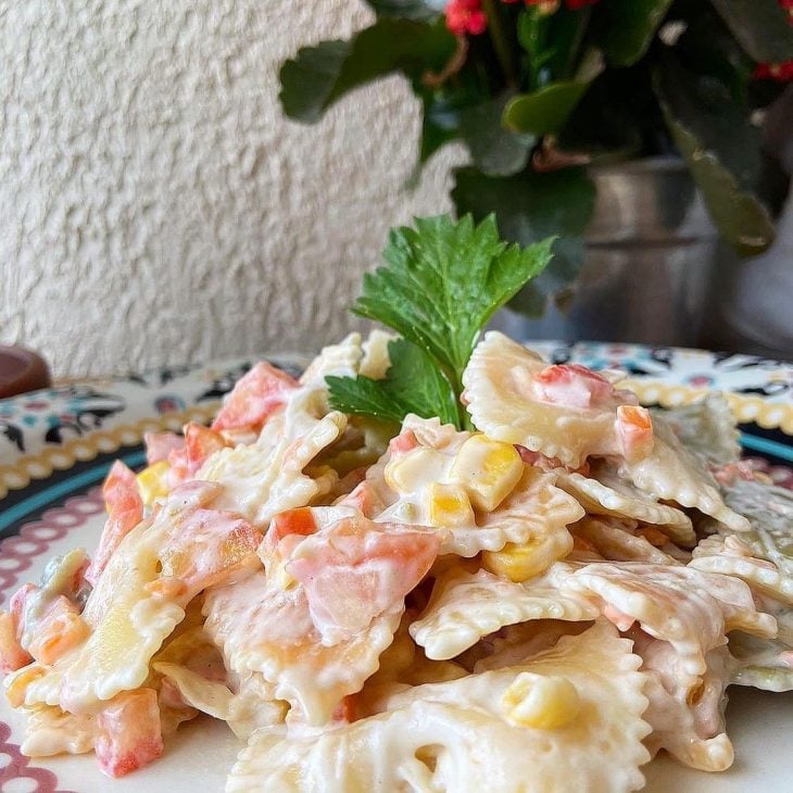 Salada de macarrão com creme de ricota