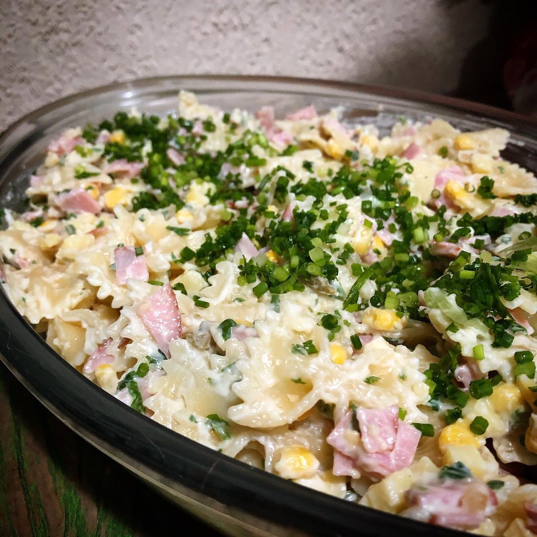 Salada de macarrão de verão