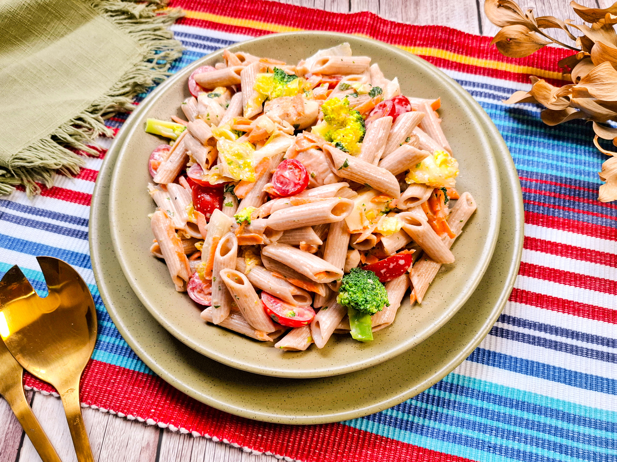 Salada de macarrão fit