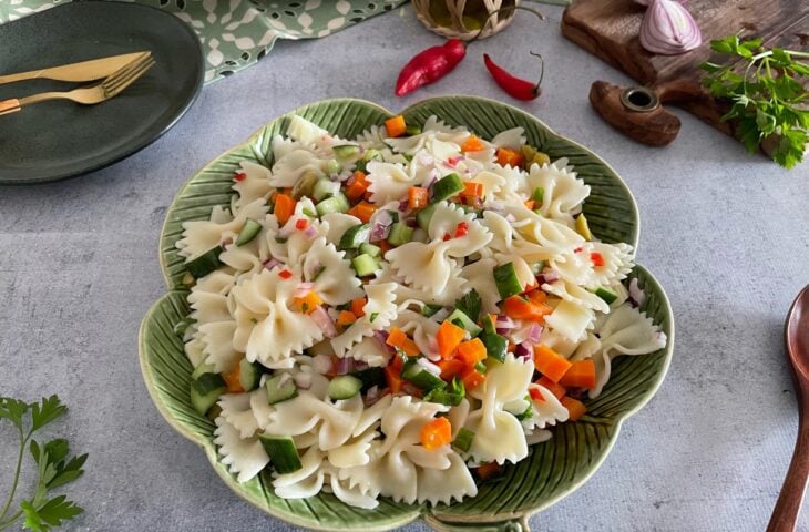 Salada de macarrão fria