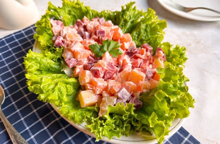 Salada de maionese com beterraba