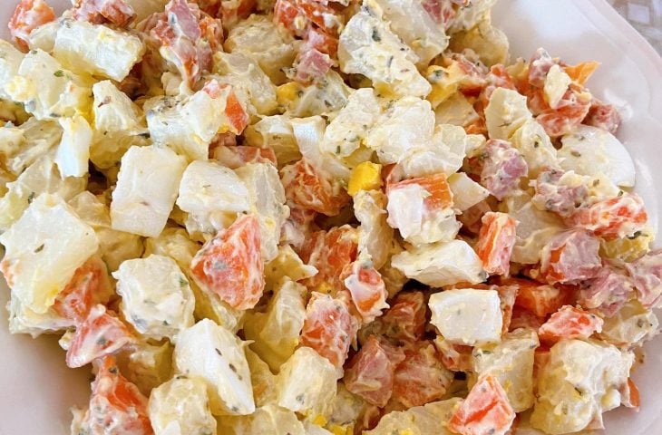 Salada de maionese com salsicha