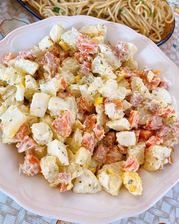 Salada de maionese com salsicha