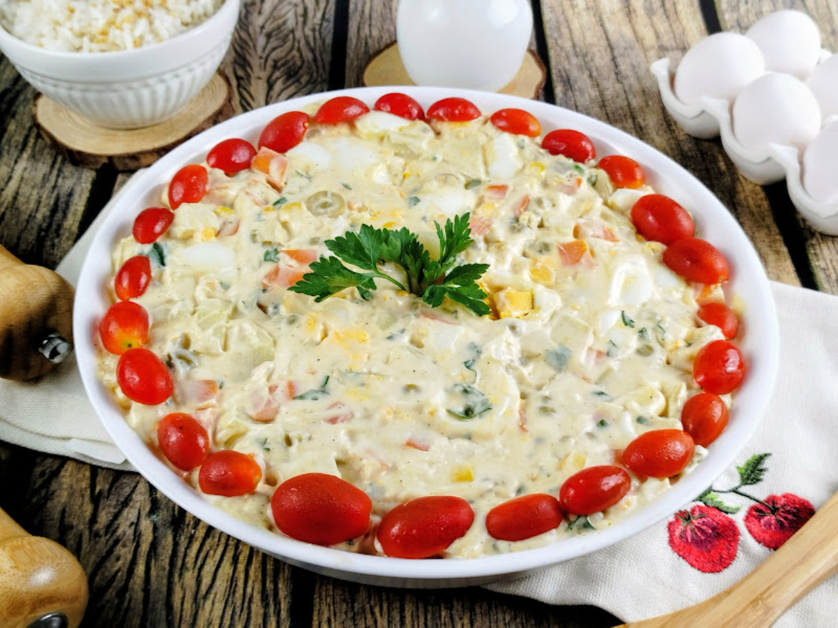 Salada de maionese simples com batata e cenoura