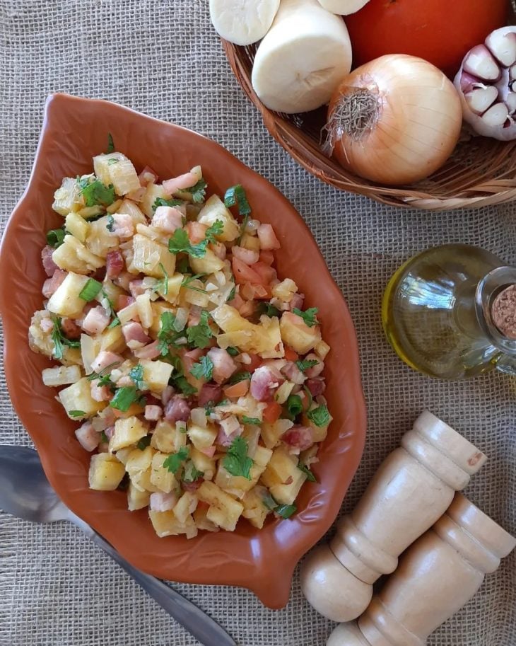 Salada de mandioca