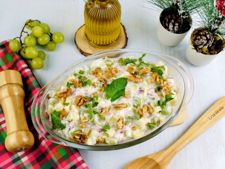 Salada decorada e pronta.