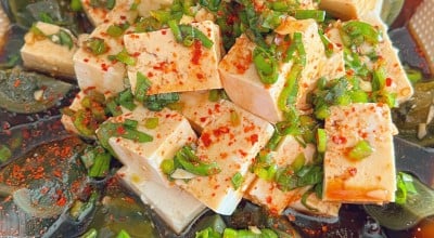 Salada de ovo centenário com tofu