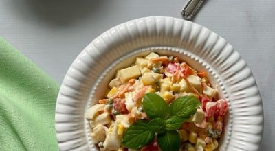 Salada de palmito com molho de iogurte e mostarda dijon