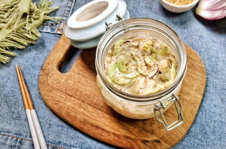 Salada de pepino com cream cheese