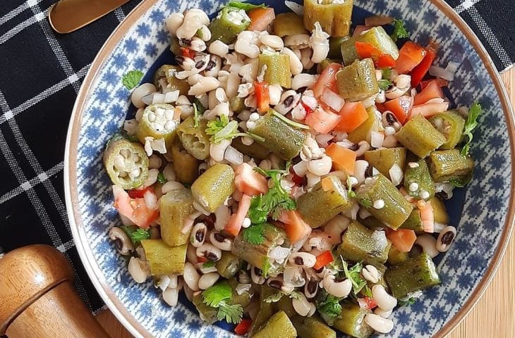 Salada de quiabo com feijão fradinho