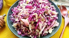 Salada de repolho branco e roxo