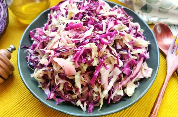 Salada de repolho branco e roxo