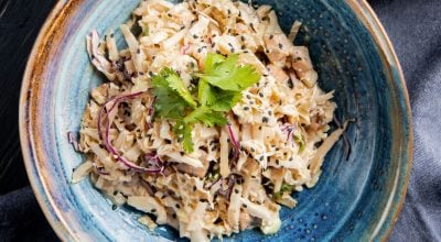 Salada de repolho com atum