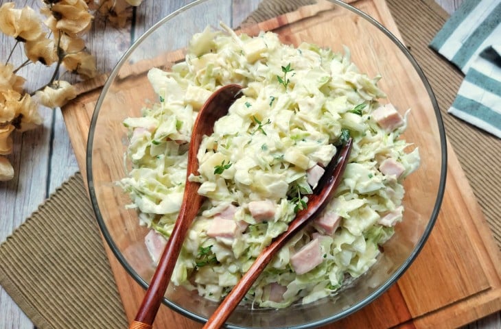 Salada de repolho com frango