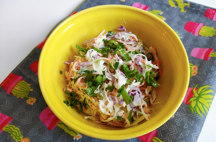 Salada de repolho com iogurte