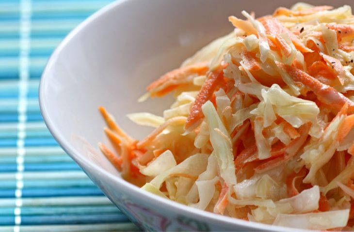 Salada de repolho com maionese