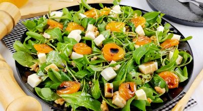 Salada de rúcula com damascos