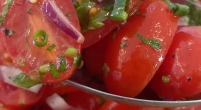 Salada de tomate natalina