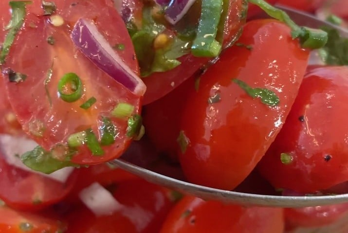 Salada de tomate natalina