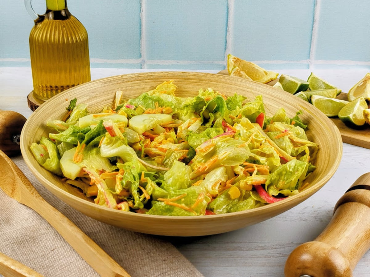 Salada fresca com kani