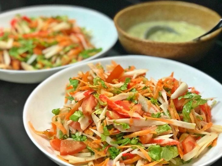 Salada fresca com kani