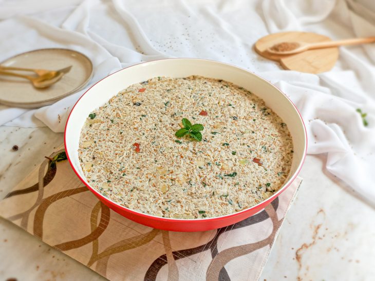 Salada marroquina com abacaxi pronta para consumo.