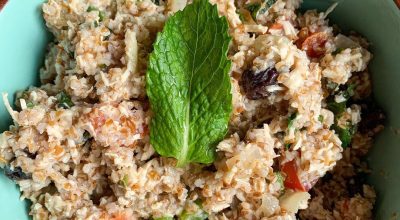 Salada marroquina com iogurte grego