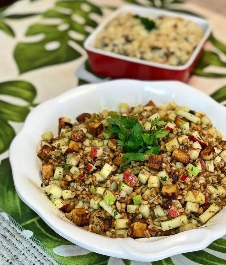 Salada morna de cevadinha com frutas