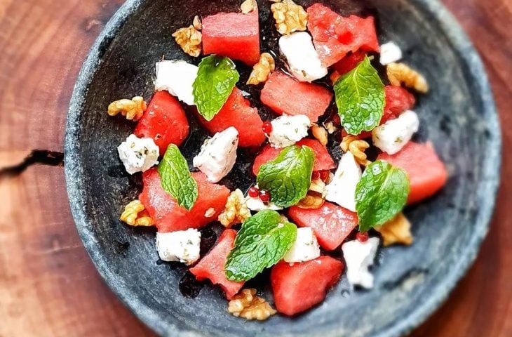 Salada refrescante de melancia