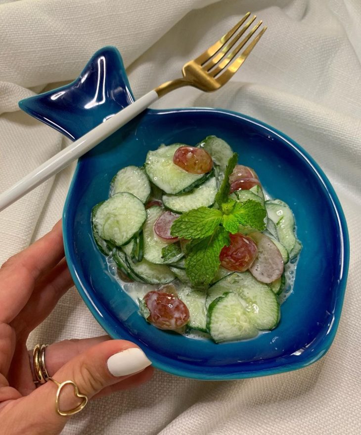 Salada refrescante de pepino