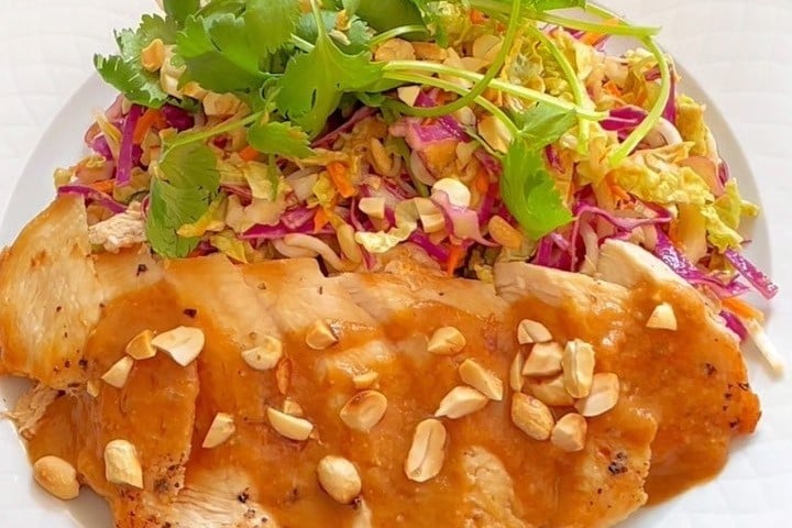 Salada thai com frango