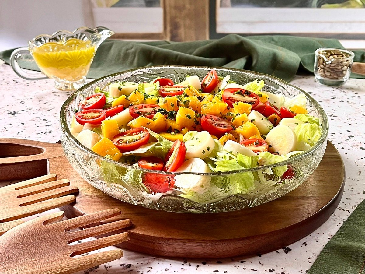 Salada tropical com manga