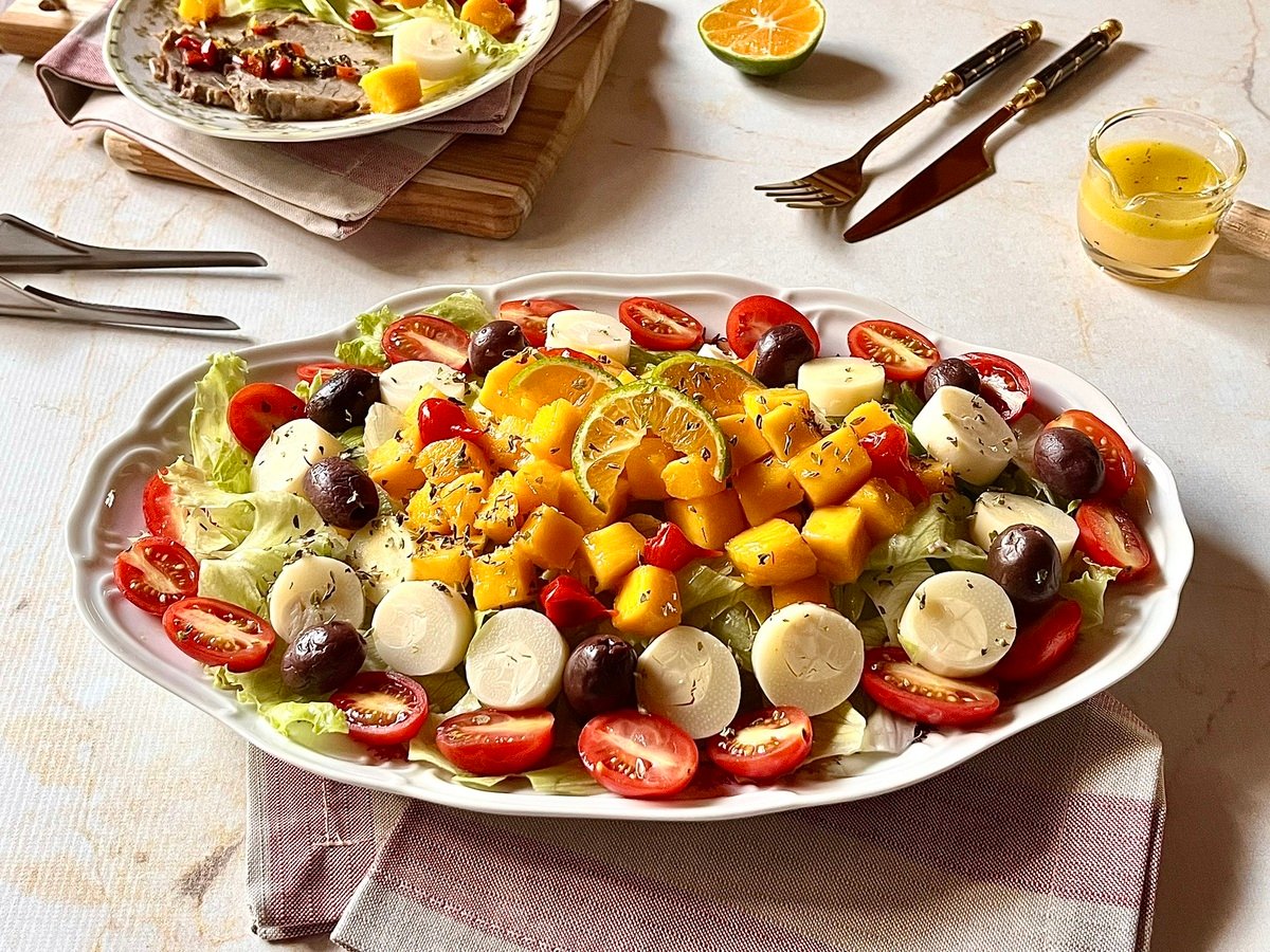 Salada tropical fácil e rápida