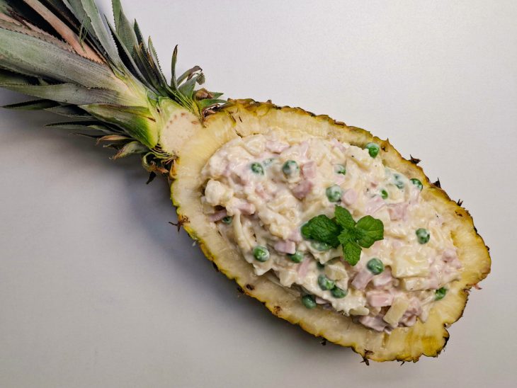 Salada montada pronta.