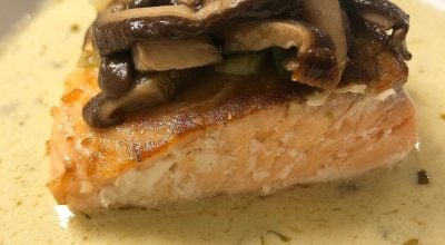 Salmão ao molho de iogurte e mostarda