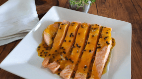 Salmão com molho de maracujá fácil