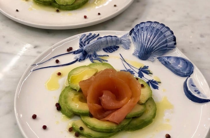 Salmão defumado com abacate